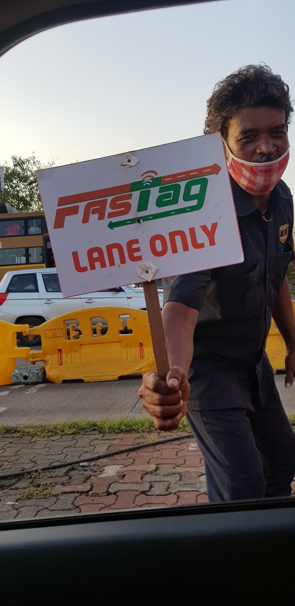 Worst fasttag service at Vashi toll Mumbai.. When these hoardings can be just out on a pillar why employee extra ppl for this 

#mepinfra <a href="/nitin_gadkari/">Nitin Gadkari</a>