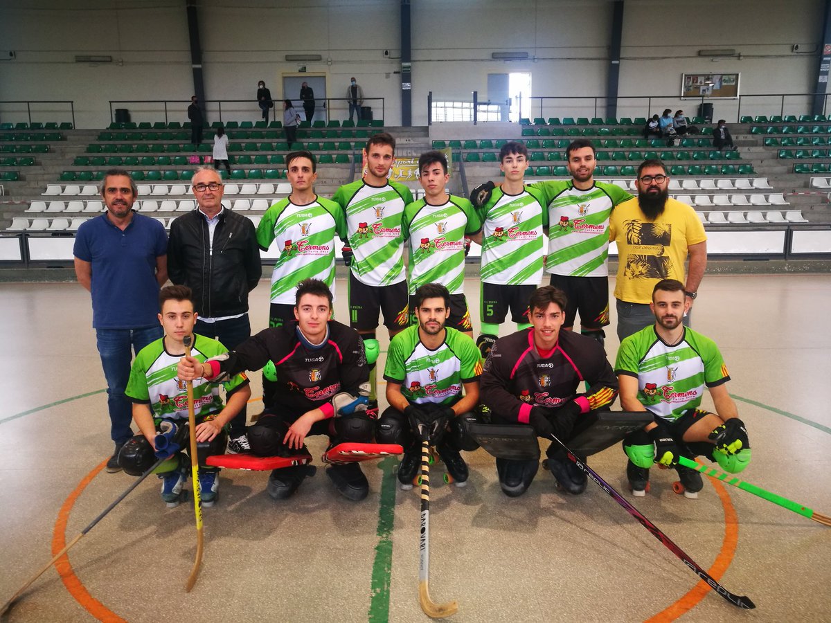 [2a CATALANA]

📸📸📸 "Filialasso"!! 

💥🛫Debut amb victòria del nostre filial d'#OK2Cat!! 

#SomhiPiera🇳🇬 #60anysdHoquei