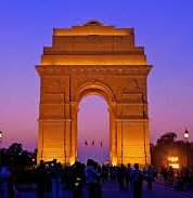 8/10 Delhi (India Gate)