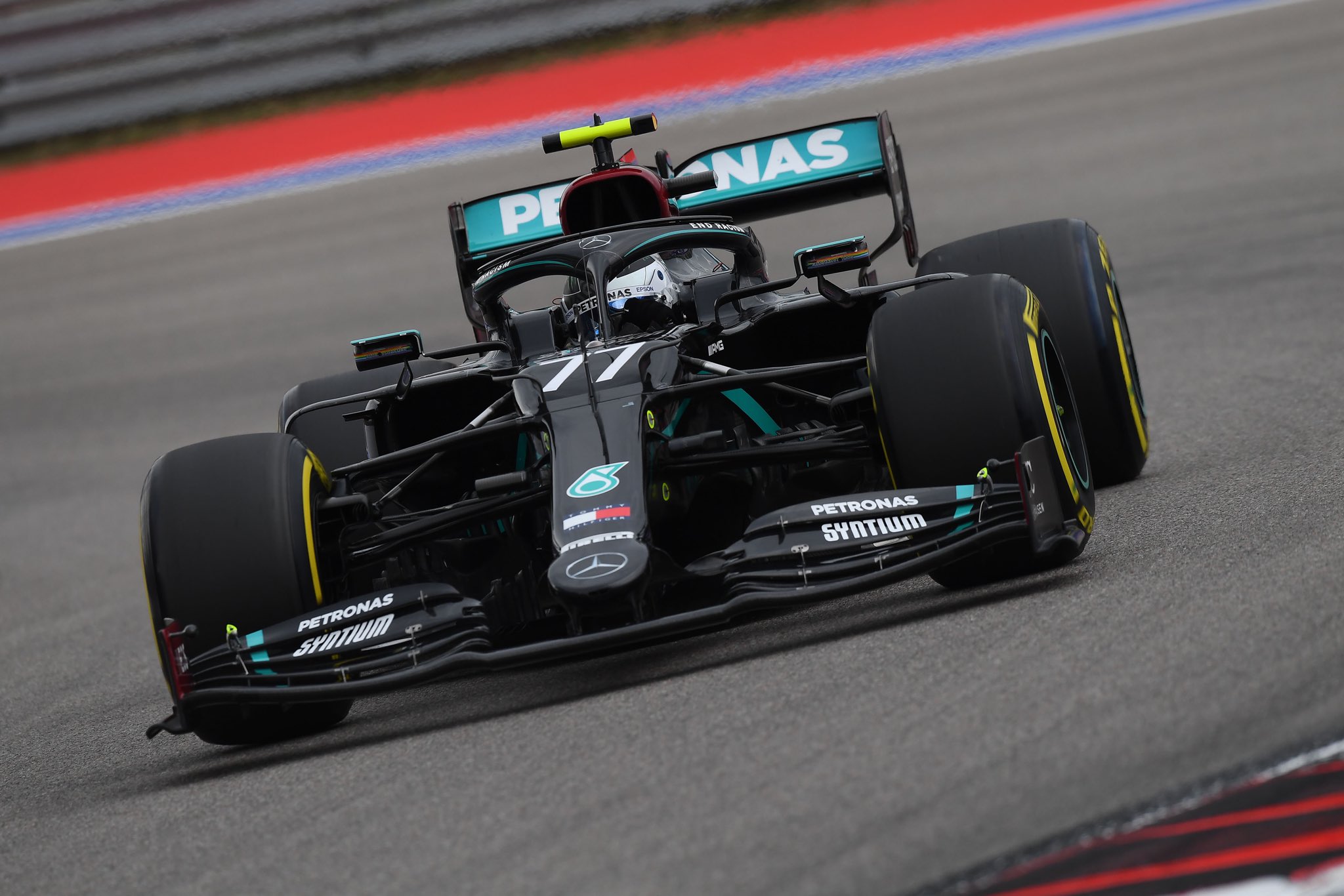 Hamilton már a verseny előtt eldobta az Orosz Nagydíj győzelmét, amit Bottas zsebelt be