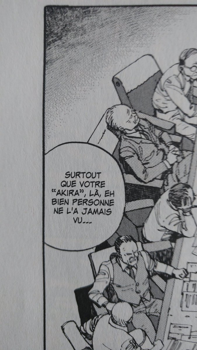 Il est né pendant la 3e guerre ninja, montre des aptitudes phénoménales pour les arts ninja et intègre la Racine et les raisons du massacres sont cachés du village par eux. Akira quant à lui était un fort potentiel, a déclenché la 3e GM et a été un mystère enfoui par l'armée.