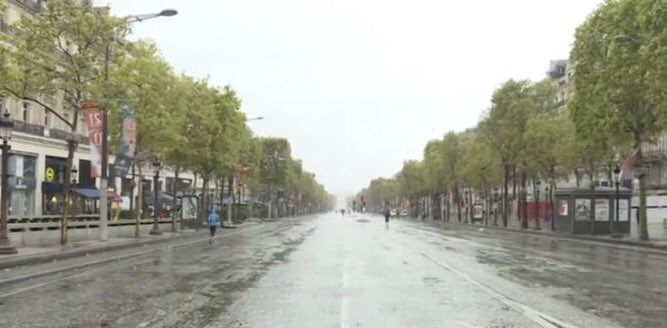 Avec #Hidalgo la #journeesansvoiture c’est #ParisVilleMorte: sans vélos,sans piétons,sans touristes,sans commerces..