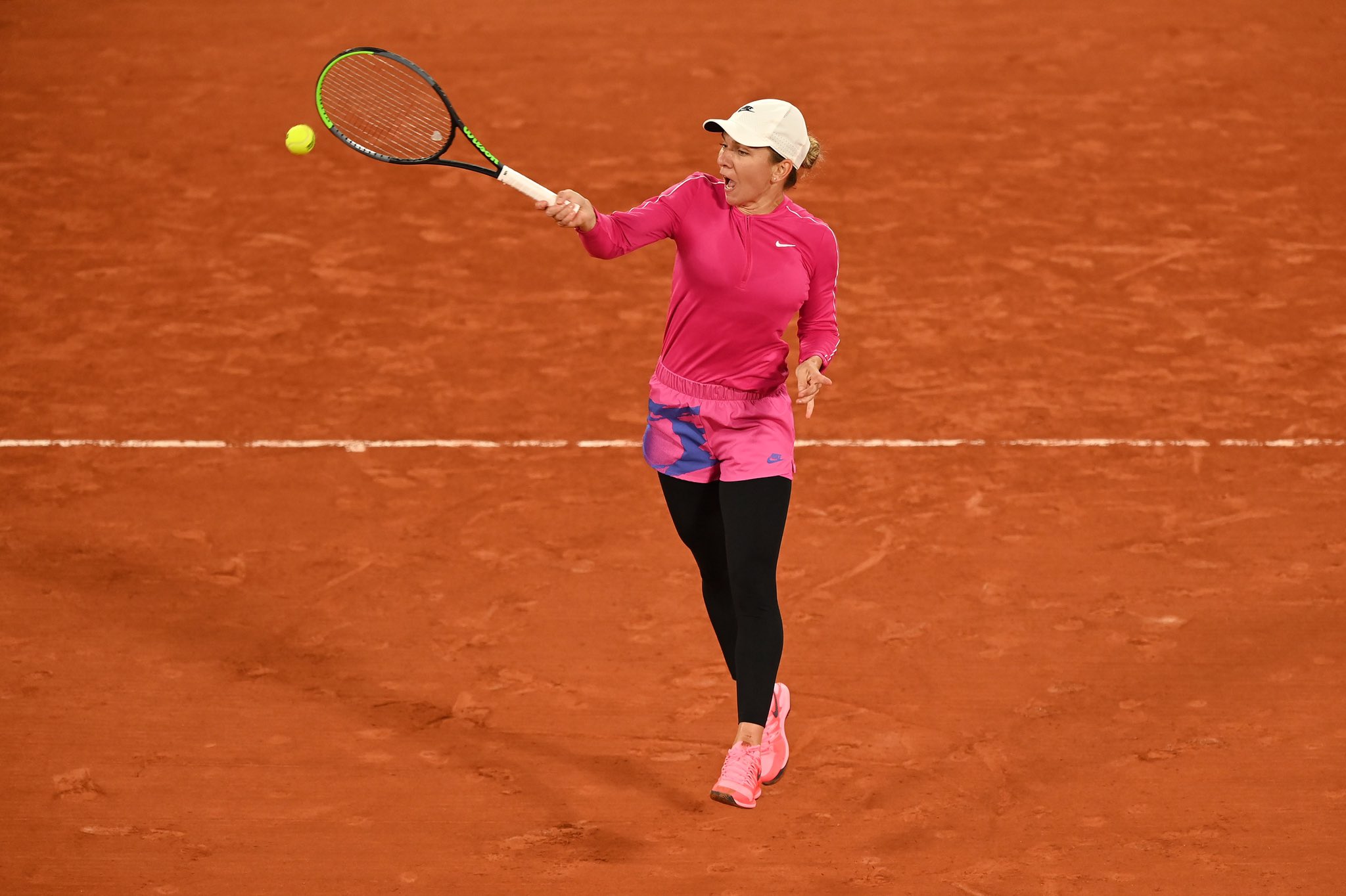 A 1st round win under the new roof for Birthday girl Happy Birthday Simo   