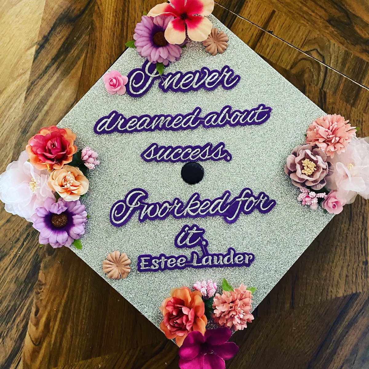 KLynn1883's tweet photo. I never got to wear it, but this was my graduation cap for my undergrad ceremony. #Cuny #CunyCSI #HistoryMajor https://t.co/OFQeA4PjTg