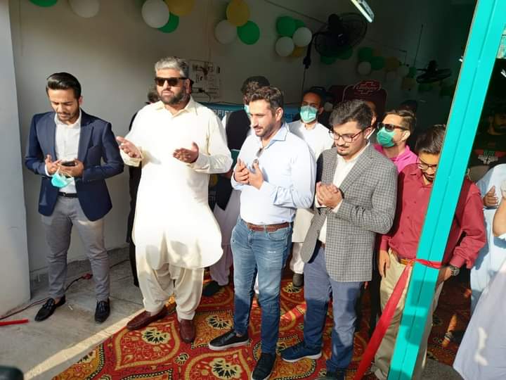 AmanullahSamoo2's tweet image. پارلیمانی سیکرٹری برائے خزانہ، مخدومزادہ زین حسین قریشی نے کار ٹریڈنگ کمپنی 'کار فرسٹ' کی ملتان آفس کا افتتاح کیا۔ 

#CarFirst #Multan @ZainHQ