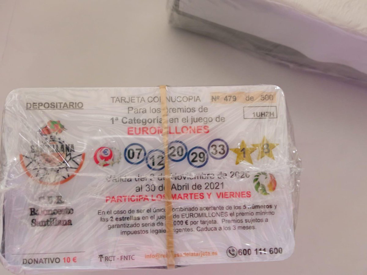 cbsantillanam's tweet photo. SORTEO ❤️💛💚

Entre todos los que deis RT a esta publicación y nos sigan en Twitter sortearemos un carnet de simpatizante con el que jugaras al Euromillón de noviembre a abril! 

Participar no cuesta nada! https://t.co/uo8WyndlG1