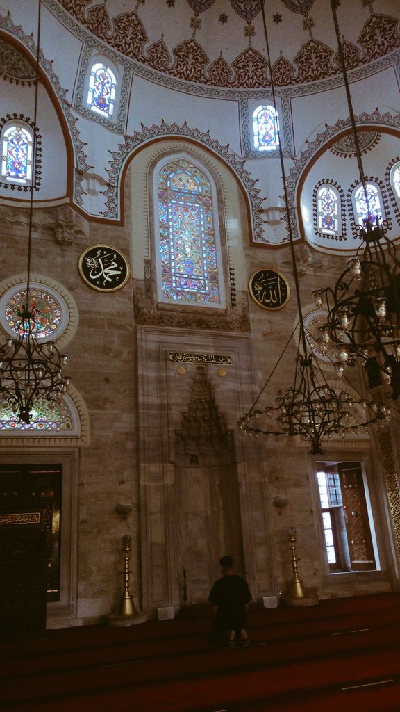 ahpahte's tweet photo. Allahu Ekber 🙏

#Üsküdar #MihrimahSultan https://t.co/bvPIWzDOhL
