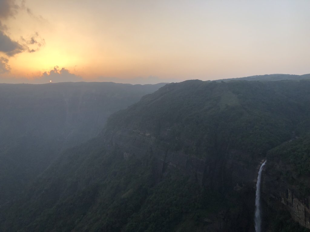 arifuddinm's tweet photo. Replying to @Suhelseth &amp; @narendramodi 
Cherrapunji, Meghalaya!! https://t.co/wUoa6MXE2b