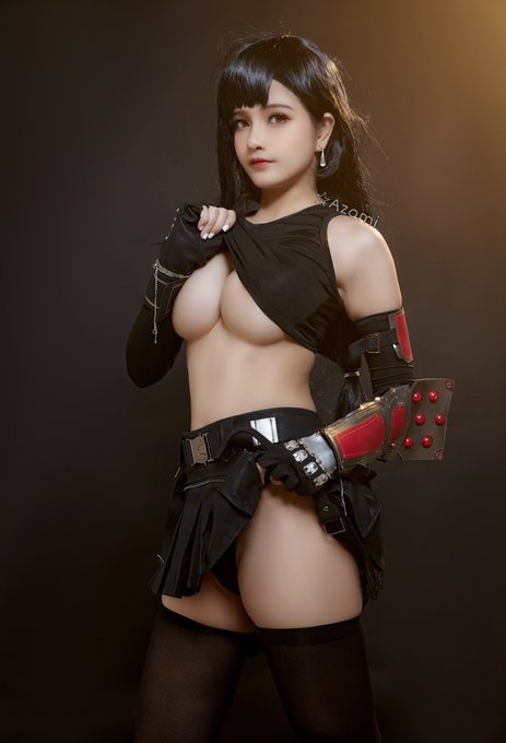 2 pic. Who loves Tifa 💪? 

Can this Tifa has 777RT 😉 ?

#ティファ #TifaLockhart #FF7R https://t.co/HbBx1