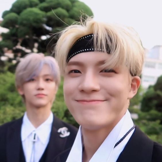 ถ่ายรูปแบบหน้าชัดหลังแฟนคร้าบ 😋✅✅