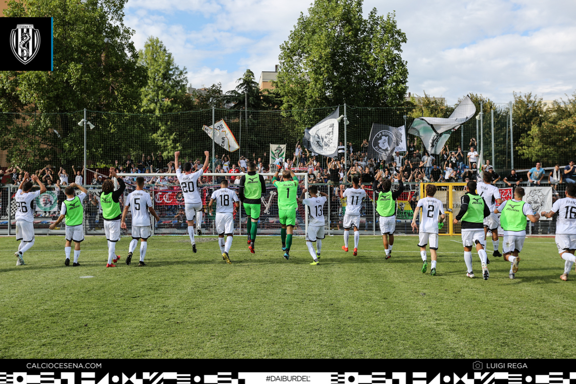 calciocesenafc's tweet image. 🔴🔵#VVECES ⚪️⚫️

🗓️ Seconda sfida a settembre contro i veneti
🔙 Dodici mesi fa, sempre in trasferta, finì 2-0 per noi 
Doppietta di Butic ⚽️⚽️

#VVECES #SERIEC #GIORNATA1