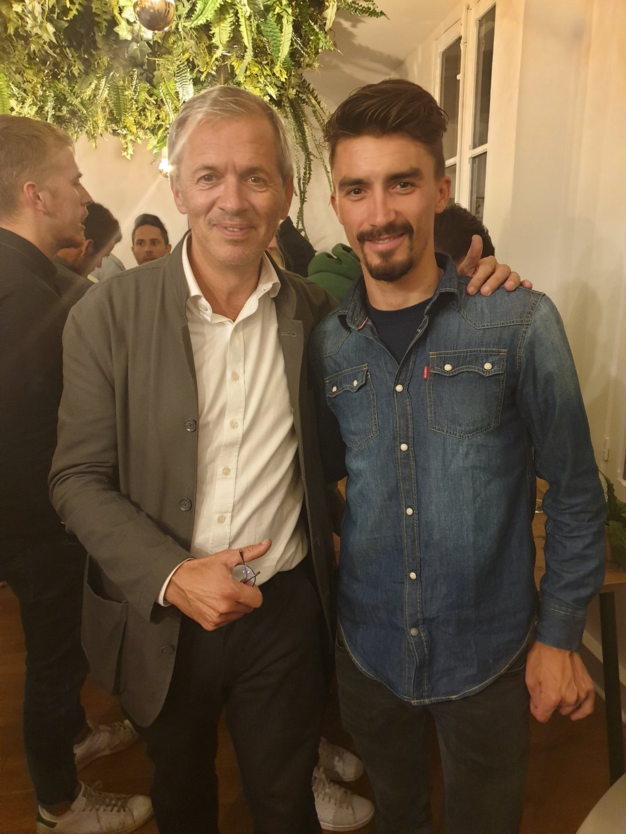 Il y a un an, une soirée <a href="/WeLoveCyclingFR/">Škoda We Love Cycling France</a> avec <a href="/alafpolak1/">Julian Alaphilippe Officiel</a> aujourd'hui  CHAMPION DU MONDE ! Bravo JULIAN!!! <a href="/HOPSCOTCHgroupe/">HOPSCOTCH Groupe</a>