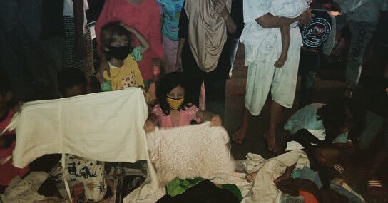 pasargratisbgr's tweet photo. Citeureup keos, kemarin. Kami sempat kaget, ketika sesampainya di tempat lokasi lapakan. Ternyata sudah ramai warga menunggu — ada ibu ibu bertanya “wah mas dari pasar gratis bogor itu ya.” Spontan kami kaget, bahwa ternyata informasi kita disosial media tersebar luas. - https://t.co/Rfb77gnqKJ