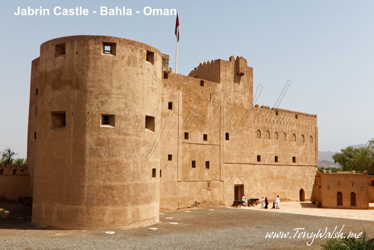 realTonyWalsh's tweet photo. we ascended to the heights of Oman’s Grand Canyon – for a very scenic trek; and visited the atmospheric Jabrin Castle. 
Staying for a couple of nights in @AlilaJabal, we enjoyed cooking demonstration and walked through the ancient rose terraces, at 2,000metres. https://t.co/zdKhVjPzn5