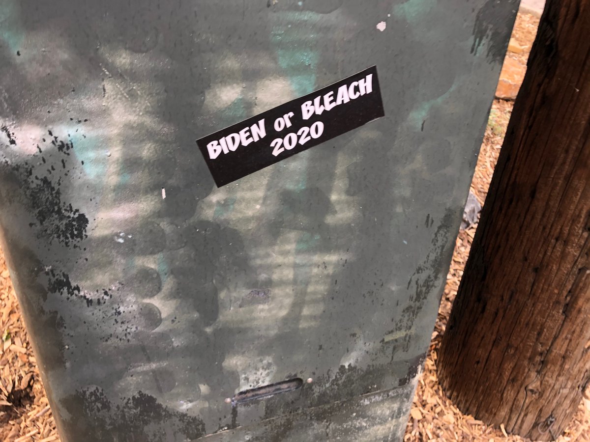 sireneatspoetry's tweet photo. 😂 I laugh because I cry.
#thestateof
#thingsseen
#donotdrinkbleach
#recentwalks
#stickersandtags
#2020 https://t.co/zewoPrmAjc