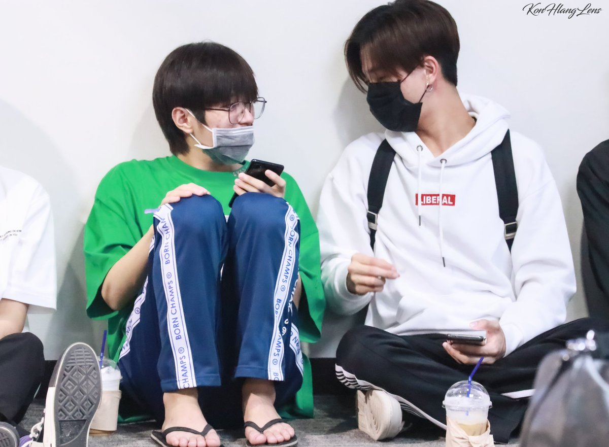 KonHlangLens's tweet photo. เด็กยักษ์กับพี่ชายของเขา 
#KDPPE 
#PerthTanapon 
#คนของแปลน
#PlanRathavit https://t.co/FgbuxtgQGj