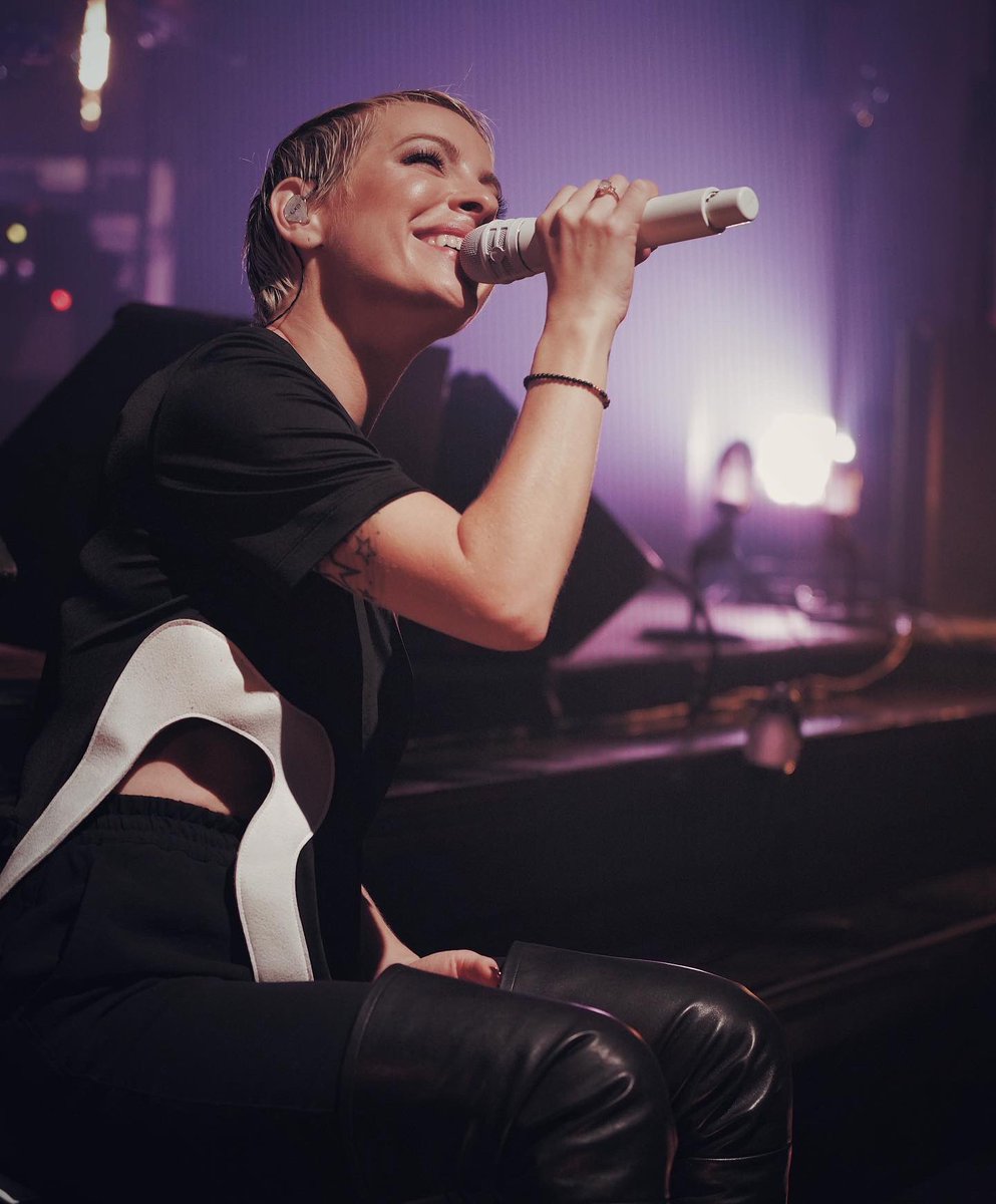 MarieMaiReal's tweet photo. ✨Fille heureuse au @mtelusmontreal 

📸 @bertexertier https://t.co/c7UkmqnFIv