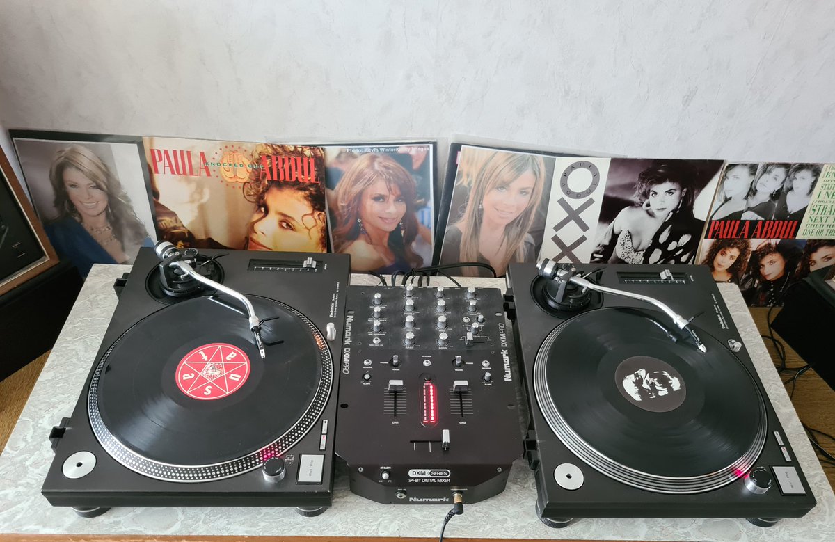 DJHardnoize's tweet photo. My mix forHardSoundRadio is done, it's a turntablism mix so everything is sorted out to make it possible to mix way faster than a normal dj mix, I used 65 tracks in almost 80 minutes, from some tracks, I used only samples #hardnoize #hardcoretechno #mix #vinyl https://t.co/mwUJbx0r7J