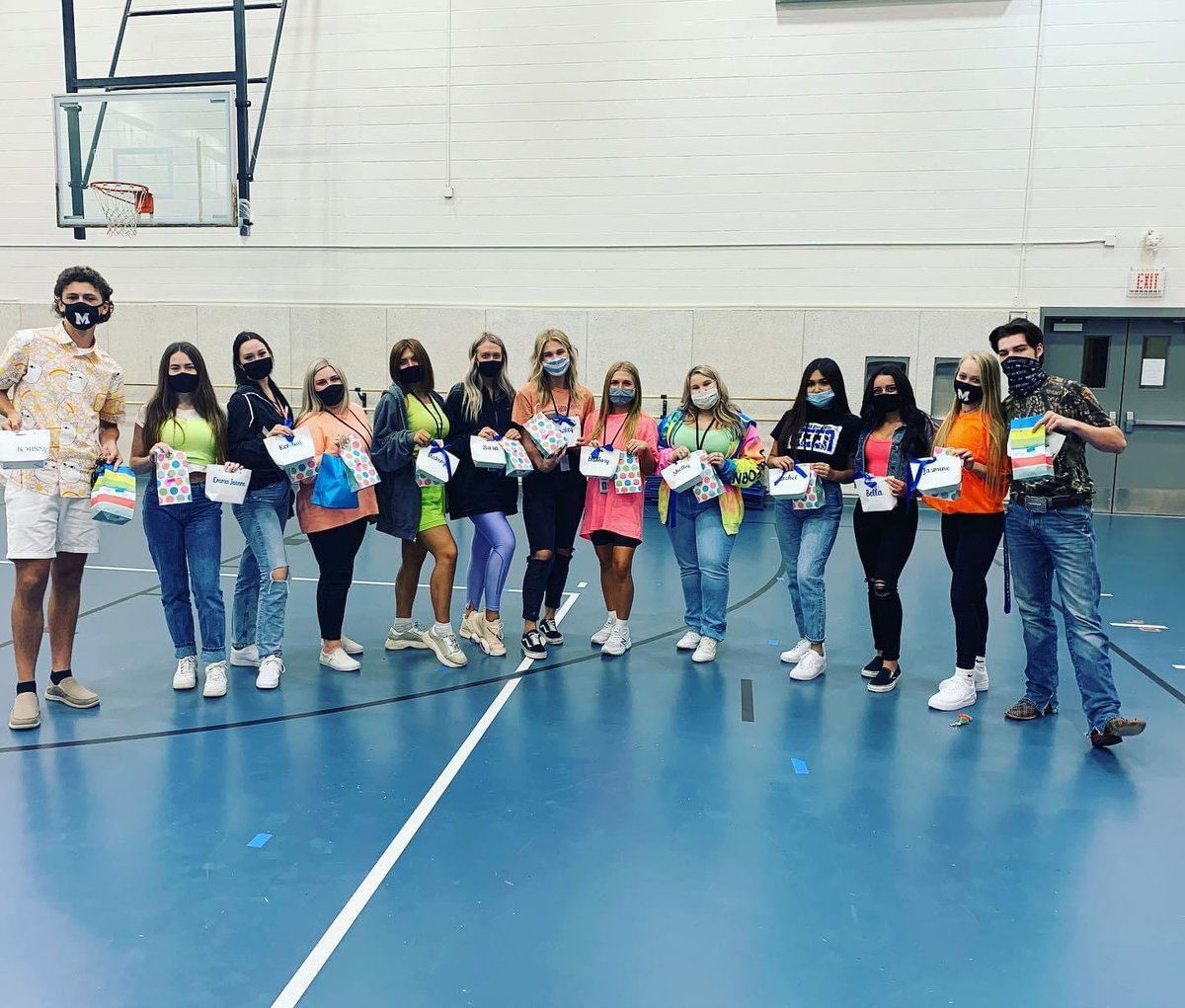 MidlothianCheer's tweet image. Celebrating these seniors.

#senior2021