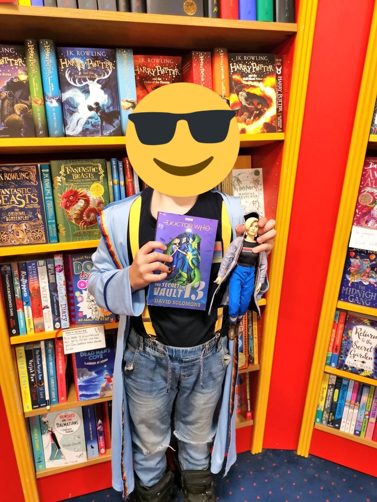 Thanks so much to this fab @bbcdoctorwho fan who arrived in full Jodie Whittaker Cosplay and bought @DavidSolomons2's The Secret of  Vault 13. 😍🤩