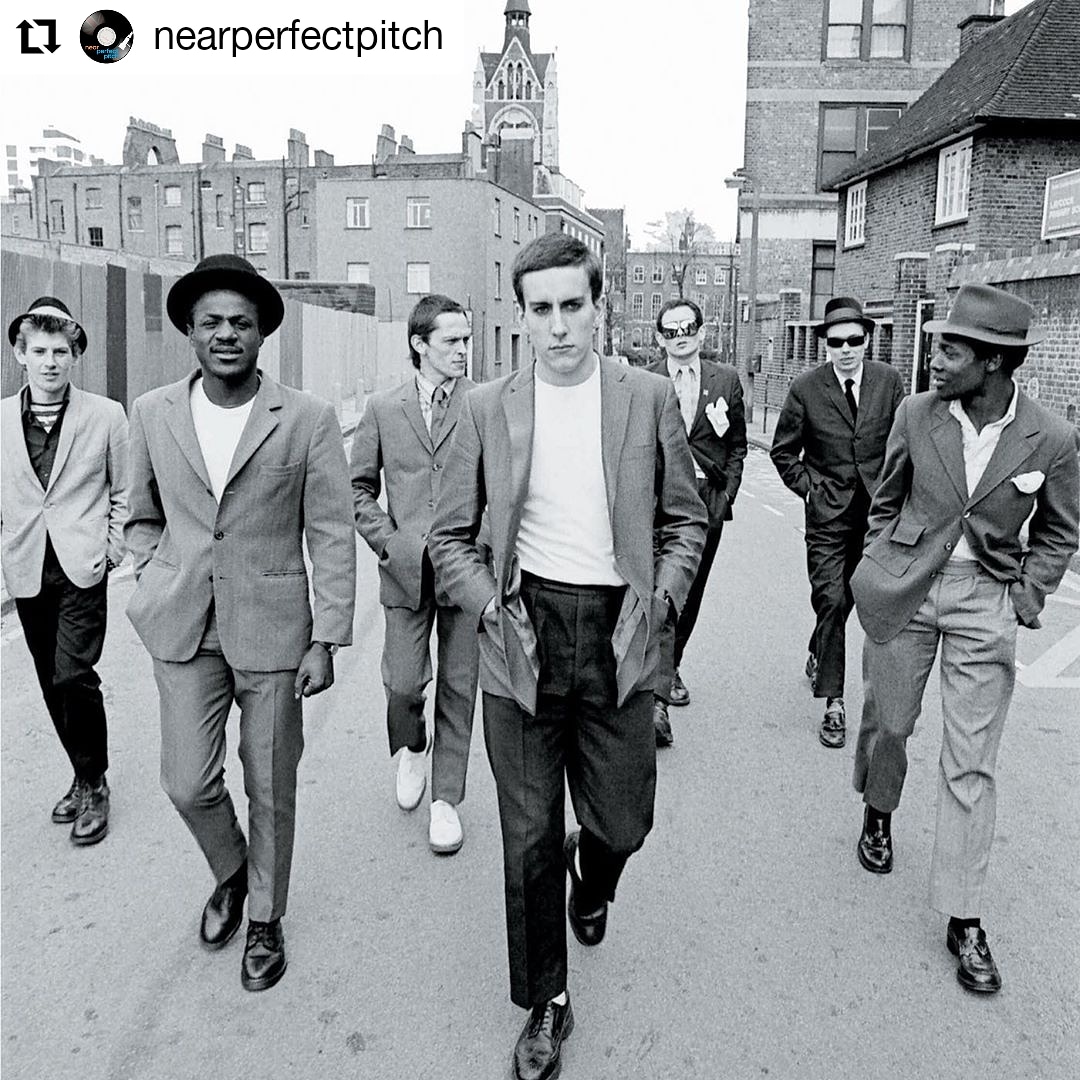 Un domingo con buena música. #thespecials #guatemala #bares #musica #nightlife #rock #indie #indierock #dj #livemusic #beer #craftbeer #funk #newwave #funkrock #RockAndRoll #pub #alternative #dance #party #cerveza