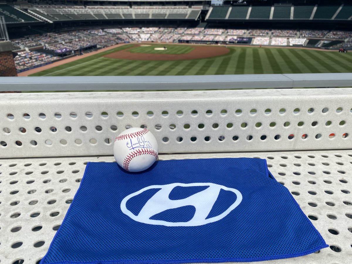 Braves's tweet photo. It’s @Hyundai Alumni Sunday!

RT for a chance to win this @Eperez1212 autographed ball! ⚾️ https://t.co/WysLoFRmCt