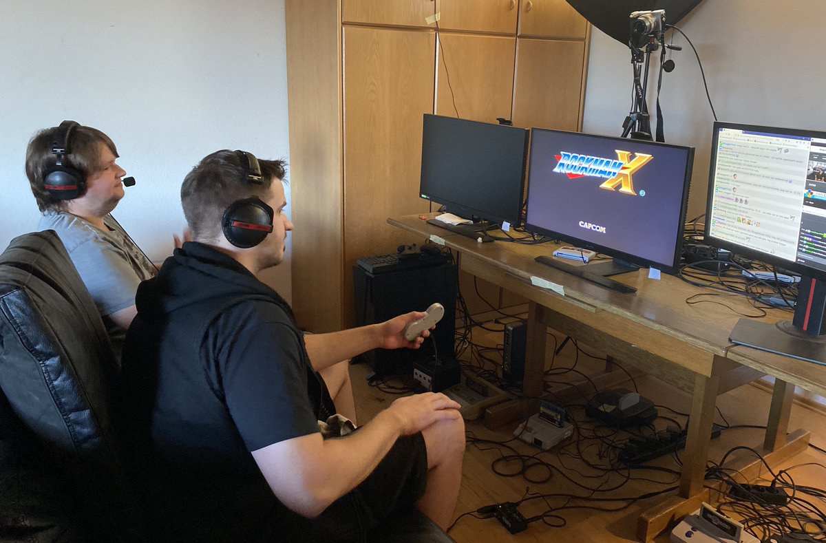 GlitchPerfectDE's tweet photo. Und den Abschluss beim StruggleThon 2020 macht @Z4T0XX mit Mega Man X! Mal schauen ob wir dieses Jahr ein Finish haben werden :-)
live @ https://t.co/e8Lny0gMvU
@StruggleThon
@GermenchTweets
#sthon2020 #strugglethon #germench #weisserring https://t.co/8yDzMYjBlr