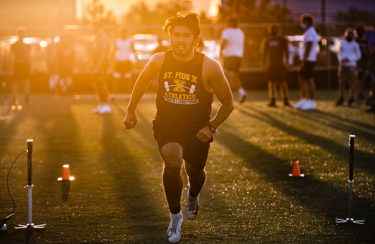 Roberto E. Rosales tweet media