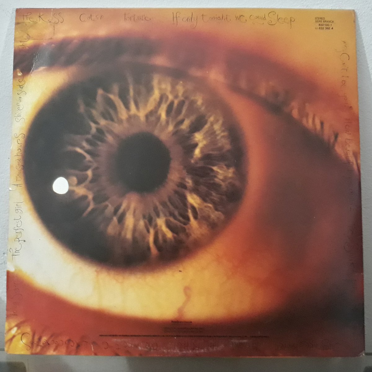 RogerioRocker's tweet photo. The Cure - Kiss Me, Kiss Me, Kiss Me #vinil #fonobrás #polygramdiscos #fictionrecords #tambémemmusicassete #stereo #sériebranca #vinylpost #vinylcollection #vinylcollector #discoécultura #lps #longplays #discocollection #turnetable #tocadiscos #gradiente #d35 #gs11 #museudovinil https://t.co/q2ONmjwhrm