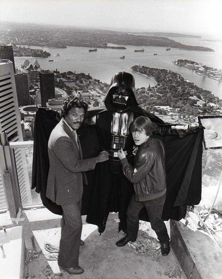 Cool pic #classic #starwars #theempirestrikesback #darthvader #billydeewilliams #markhamill