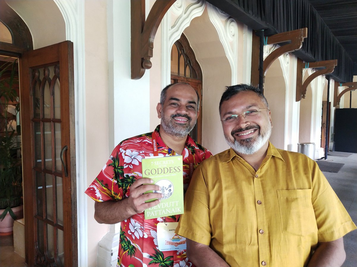 amithpr's tweet image. One year ago #PRAXISmemories 
With @devduttmyth @RichaChadha and 700 others 

What are your #PRAXIS8 memories from Goa?