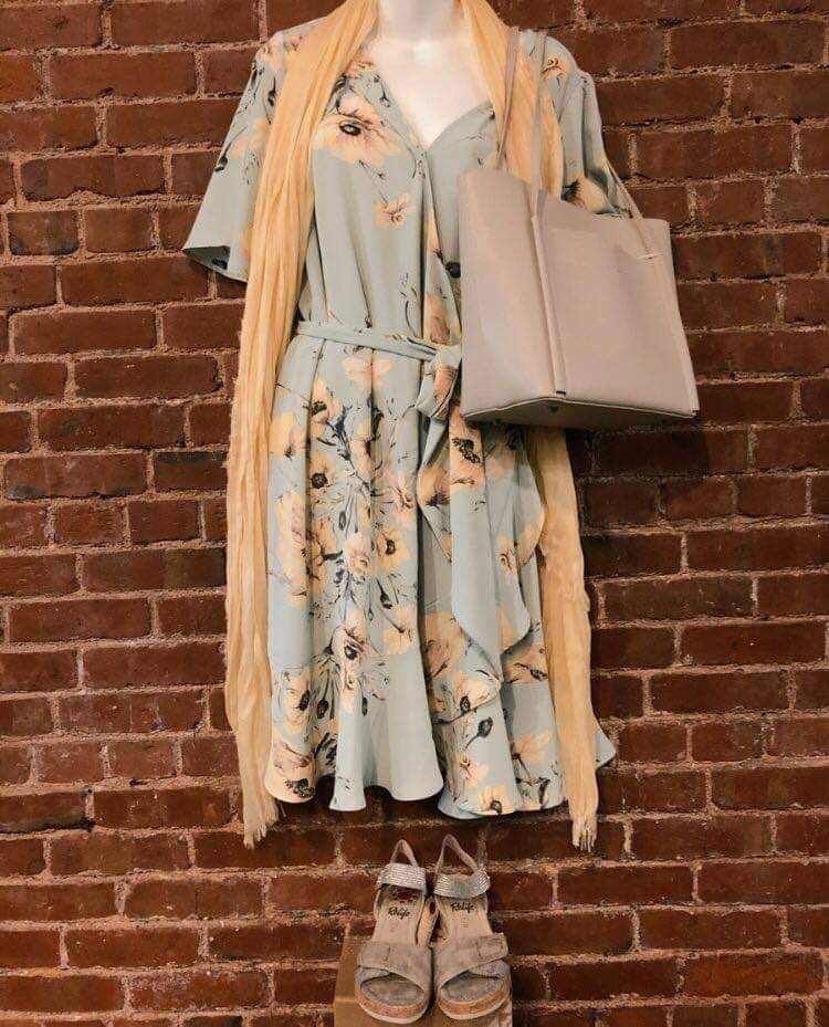 LunaEclectic's tweet photo. It’s autumn🍂🍁, and that means SUMMER SALE!!!
All summer clothing and footwear on for 40% off. 🚶🏻‍♀️💃🏻

#downtowncharlottetowninc 
#summersales 
#shopsmallbusiness https://t.co/JXhgPqeuxV