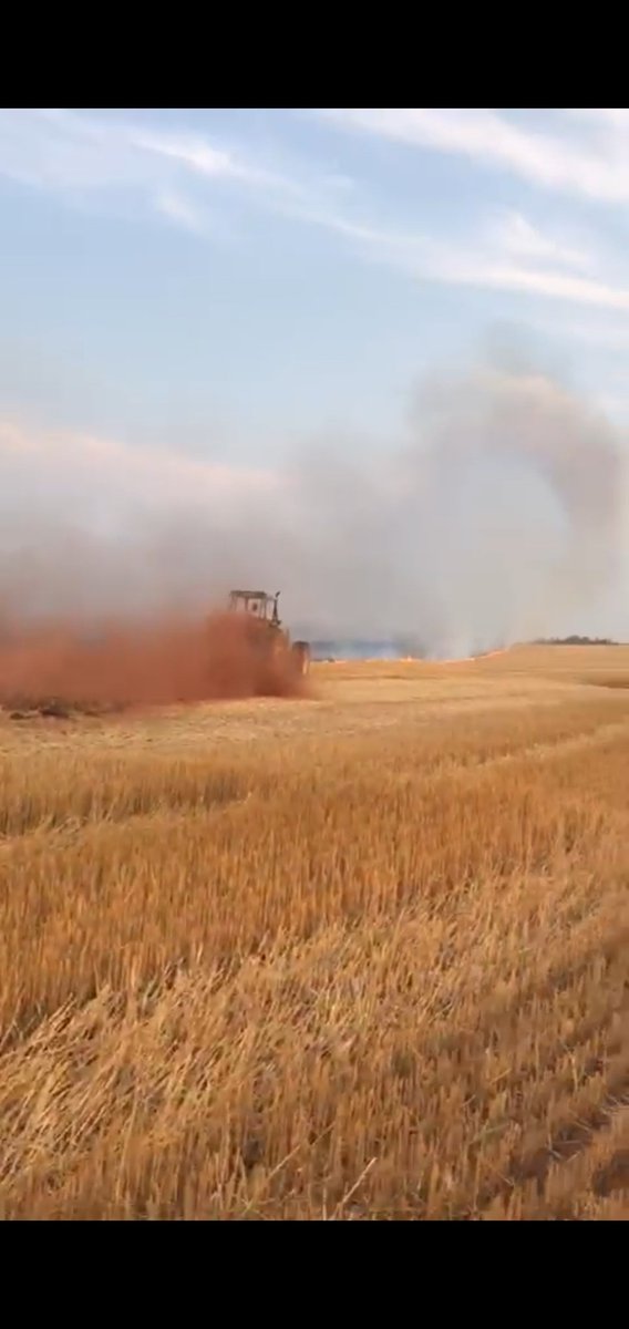 Arduo trabajo de los productores tratando de apagar los incendios provocados en sus reservas forestales. Mucha gente mal intencionada provocando los incendios. Fuerza compañeros 💪💪