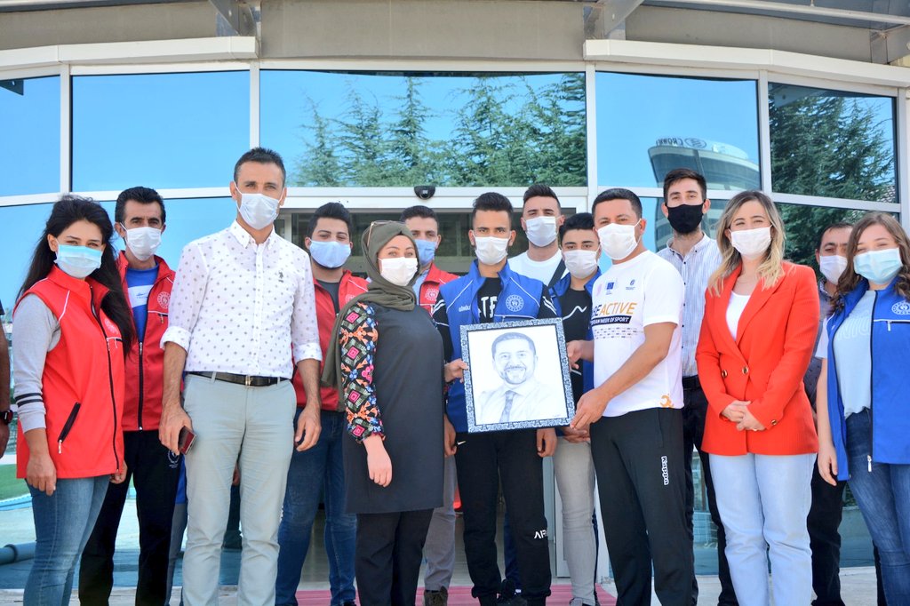 Muhsin ÖZDEMİR (@muhsinozdemir50) on Twitter photo Gençlik Hizmetleri Genel Müdürü,gönlü güzel beyefendi ve mütevazi insan <a href="/topogluemre/">Dr. Emre Topoğlu</a> yi belediye başkanımız <a href="/RasimAri50/">Rasim ARI</a> ile birlikte ilimizde ağırladık.Samimiyetleri ve hoş sohbetleri için kurumum ve şahsım adına kendilerine teşekkür ediyorum
<a href="/kasapoglu/">Dr. Mehmet Kasapoğlu</a>
<a href="/gencliksporbak/">Gençlik ve Spor Bakanlığı 🇹🇷</a> Gençlik Hizmetleri Genel Müdürü,gönlü güzel beyefendi ve mütevazi insan <a href="/topogluemre/">Dr. Emre Topoğlu</a> yi belediye başkanımız <a href="/RasimAri50/">Rasim ARI</a> ile birlikte ilimizde ağırladık.Samimiyetleri ve hoş sohbetleri için kurumum ve şahsım adına kendilerine teşekkür ediyorum
<a href="/kasapoglu/">Dr. Mehmet Kasapoğlu</a>
<a href="/gencliksporbak/">Gençlik ve Spor Bakanlığı 🇹🇷</a>