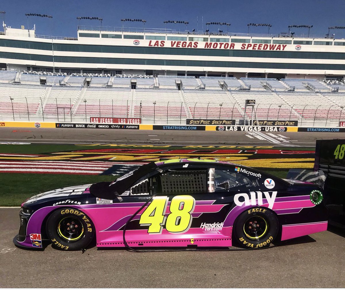 JimmieJohnson's tweet photo. Thanks to @DannyCountKoker for the great design today, great to have him cruising around with us on the decklid. Looking forward to putting on a good show tonight https://t.co/ezu8YQJYgT