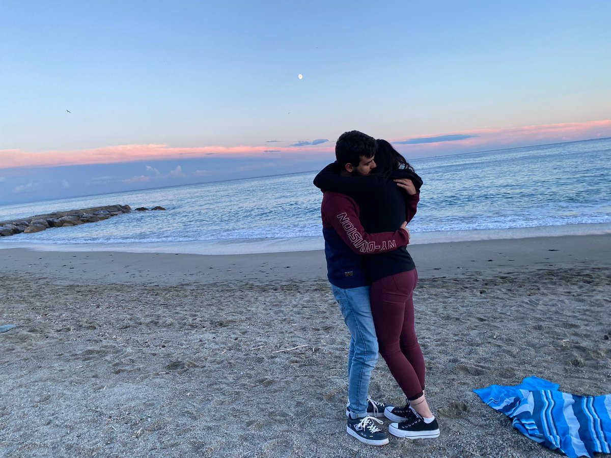 takeurtimejess's tweet image. How it started                  How it ends