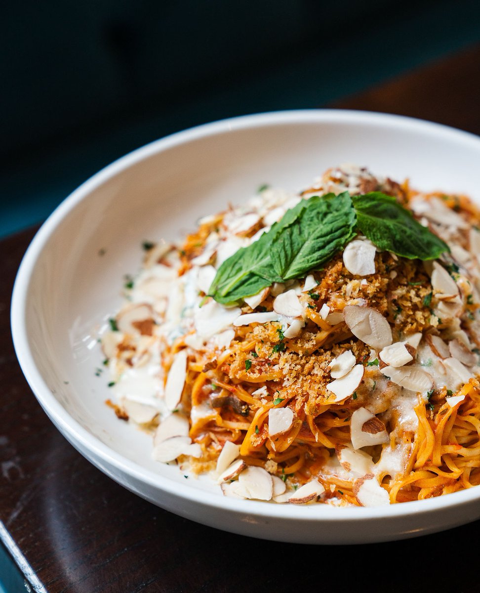 Bernies_Chicago's tweet photo. Sunday #Spaghetti, anyone? Our Hand-Cut Spaghetti is made with Red Sauce, Burrata, Basil, and Almond Gremolata. Dig in 🍴 https://t.co/qxZIb5qVb4