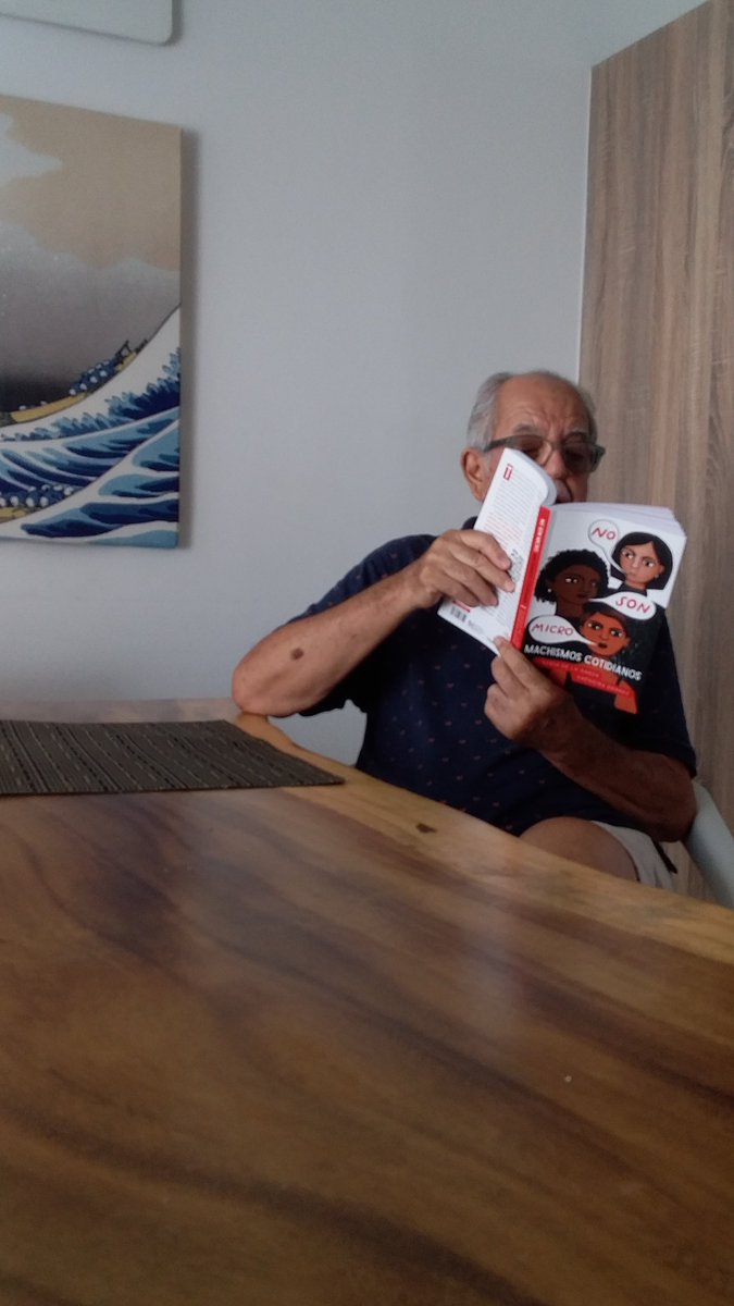AdrianaA_V_'s tweet photo. Mi padre tiene 72 años y le entró con entusiasmo a @Nosonmicro. 

A cualquier edad, se puede reflexionar sobre ideas rancias, cualquier generación puede cuestionarse y tender puentes al diálogo.

@erederbez https://t.co/z6iWr9niqm