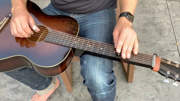 GrahamTichy's tweet photo. “Sweet Sue” on a 1930’s Oahu hawaiian 🌺 guitar. It’s and F#9 tuning a whole step flat... so E9 tuning, but not THAT E9 tuning. #lapsteel #hawaiianguitar #oahuguitar https://t.co/DJL47RAngo https://t.co/BsOWXaiITe
