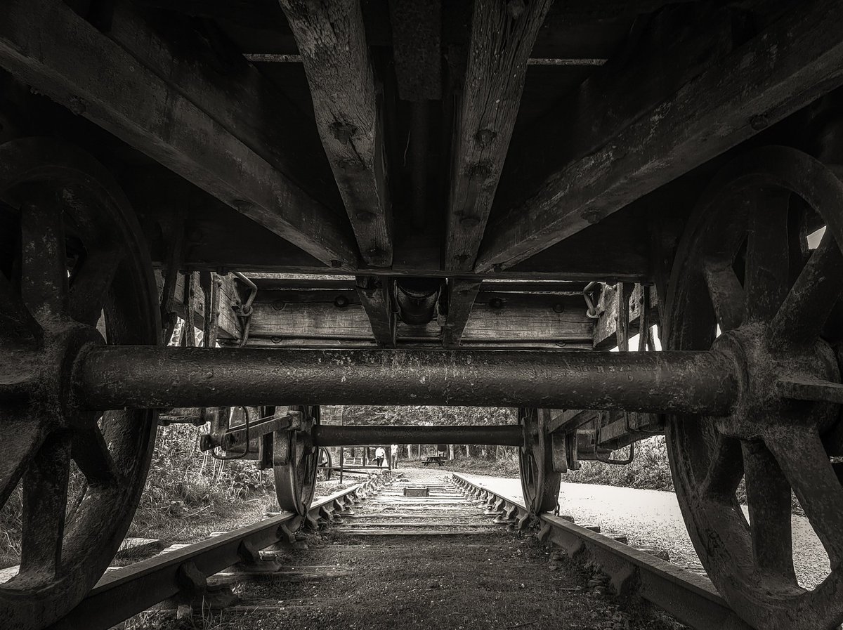 WhaleNinja's tweet photo. Under the wagon at Middleton Top. 

#middletontop 
#Derbyshire 
#derbyshiredales
#peakdistrict
#highpeaktrail

https://t.co/tDCWxxcnYI https://t.co/QzVpKTAbfM