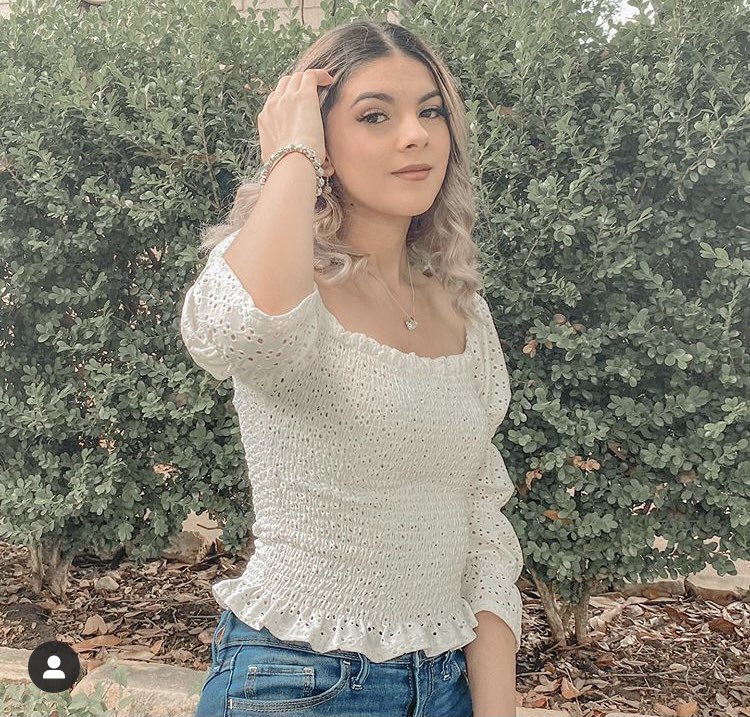 HAPPY BIRTHDAY TO OUR STAR VETERAN ISABEL CAMACHO!! HAVE A WONDERFUL DAY!💚✨ #pfisddance #pfisd #pfisdfinearts