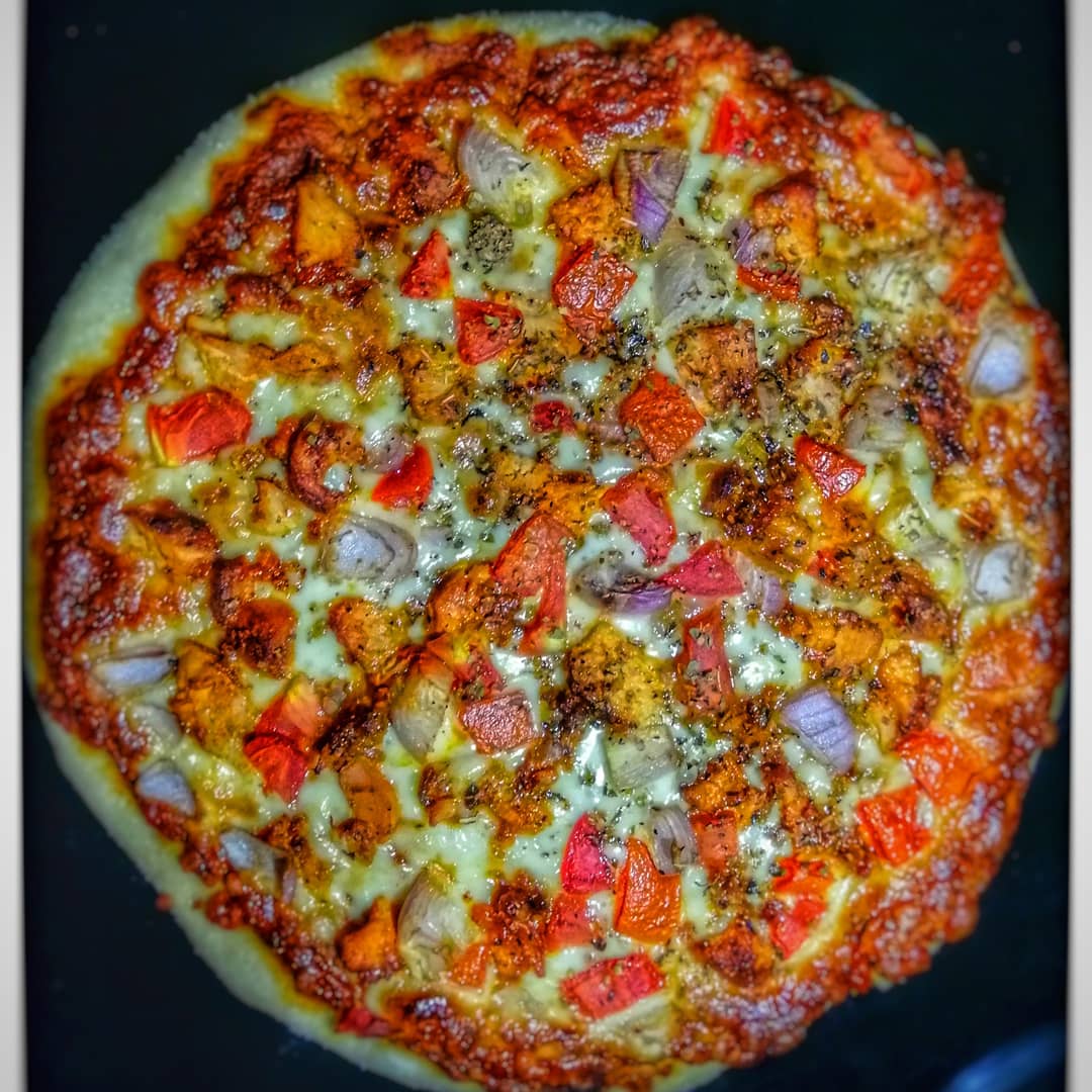 chef_aesthetic's tweet photo. Chicken Tikka pizza https://t.co/QsZALnNlVZ