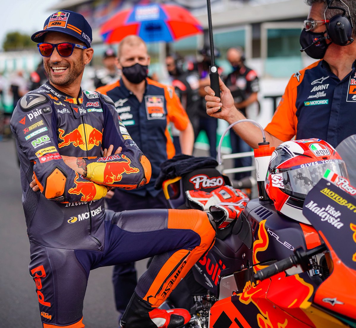 MattiaPasini's tweet photo. Miss it! Hope to back soon! 🔥😎 #motogp #moto2 #sky #skysport #skymotogp #dainese #agv #pata #printingsolutions #ethicsport #pollini #instagram #instacool #sparkexhaust #birraleoni #sic #diddesing #tbt #follow #beautiful #vr46 https://t.co/1fuqkgws04