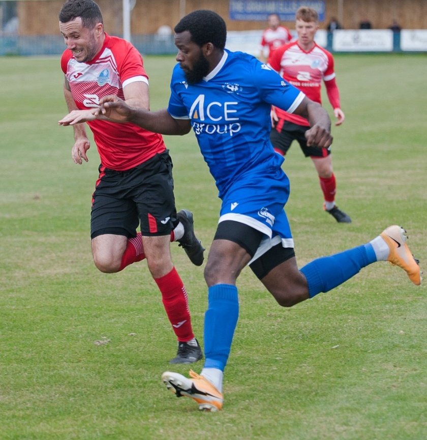 CHUFC's tweet photo. A few action shots from yesterday's win against @EversleyCaliFC #UpTheChessy #RaisingLevels @GenuineDining @mdm_timber @HygieneQuality @acegroupuk https://t.co/96TUIzGYbj
