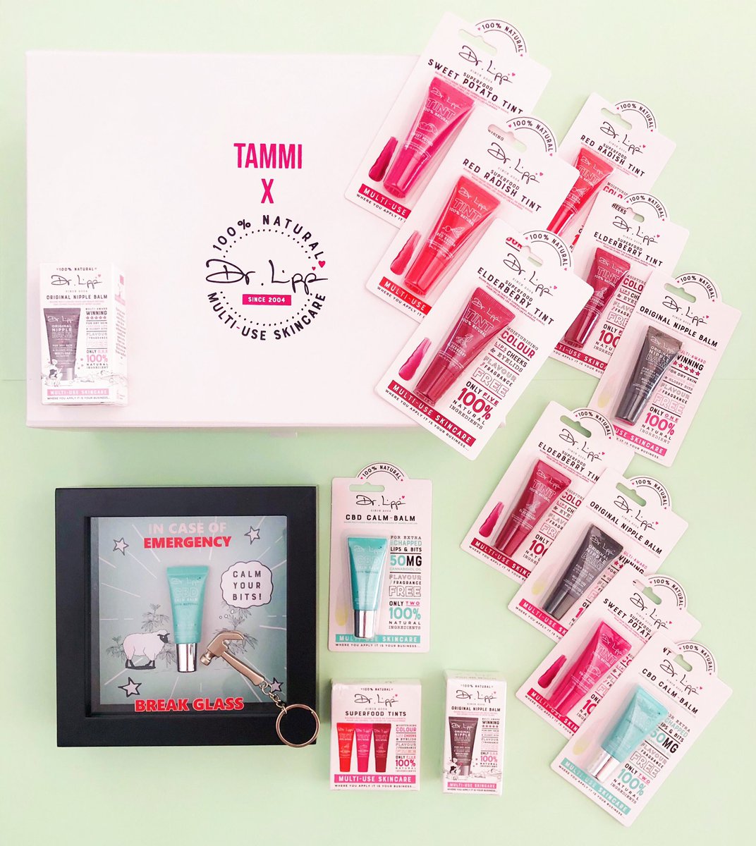BrndBx's tweet photo. Only 24 hours left to win 1 of 5 custom @makeupbytammi x @drlipp boxes 😍💫 for a chance to #win all you need to do is follow @drlipp + @brndbx and
click https://t.co/YTunWnC3Eq GOOD LUCK💚 #DrLipp AD https://t.co/zcMsdojpQo