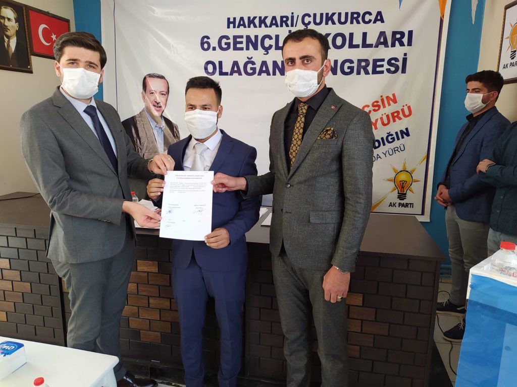 Ak parti Hakkari  gençlik kolları 6.olagan kongrede  bayrakları devir alan kardeşlerime başarılar dılıyorum Cukurca @şaban alkan şemdınli <a href="/HalisKayran/">Halis Kayran</a>  Derecik <a href="/RdvnAkba/">Rıdvan AKBAŞ</a>  <a href="/Emrullah_Gur/">Emrullah GÜR</a>  <a href="/alaattinparlak/">Alaattin PARLAK</a> @yunuscolak52 <a href="/KenanBeyter_/">Kenan BEYTER 🇹🇷</a>