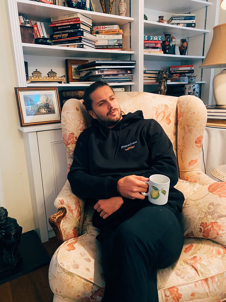 DiscoCrew_'s tweet photo. O hey guys n gals... here’s me. Warm, sophisticated and cozy in my hoodie on this cold September evening... then there’s me once we turned on the heat in a beautifully embroidered #DiscoCrew T-shirt (still buy 1 Tee get 50% off another Tee) https://t.co/g0QqinOsAH 💜 Love, Disco https://t.co/kjzV2H6rck