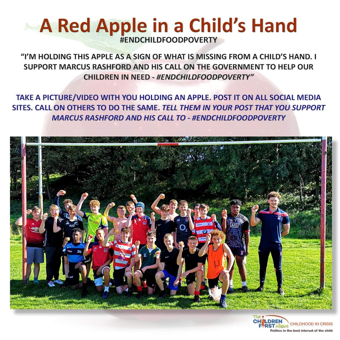 HEALTHEDCOUK's tweet photo. @MarcusRashford We are in support! Holding our Apples high to see. Vale of Lube Rugby Club! #ENDCHILDFOODPOVERTY https://t.co/Olna6dLdxZ