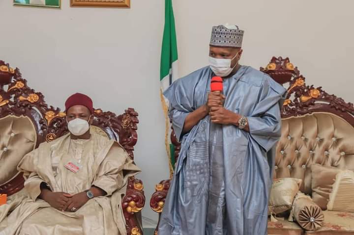 Abdallahmisilli's tweet photo. H.E, @GovernorInuwa has earlier paid a condolences visit to Biu Emirate, Borno state where he condoled with the people over the demise of the late Emir, Alh Umar mustapha Aliyu.

He also congratulated the new Emir, Alh. Mustapha Umar Mustapha Aliyu on his ascension of the throne. https://t.co/qiAZ6vfyo5