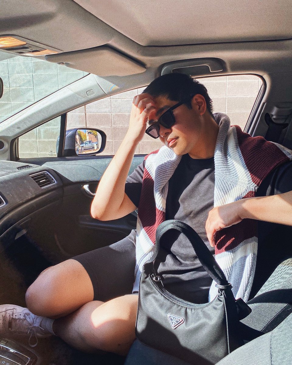 pit stop red deer, next stop calgary 🚙 excited to head back down to #yyc and spend this gorgeous sunday eating, shopping and exploring my way through <a href="/downtowncalgary/">Downtown Calgary</a> ✨
#iamdowntown #hosted